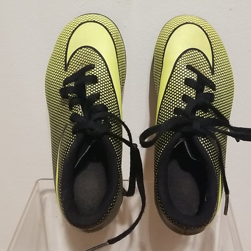 Nike cleats - Picture 4 of 5